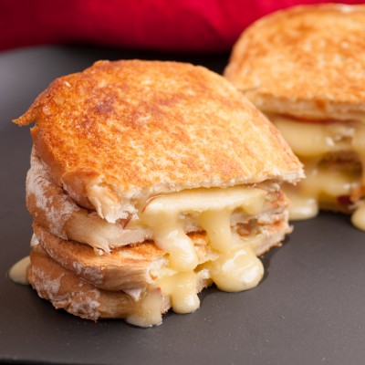 Apple & Cheddar Grilled Cheese